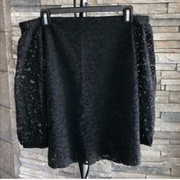 Ann Taylor - Off Shoulder Lace Top - Picture 2 of 2